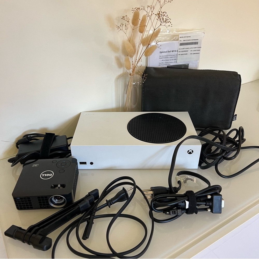 Xbox Series S with Dell M110 DLP Projector included